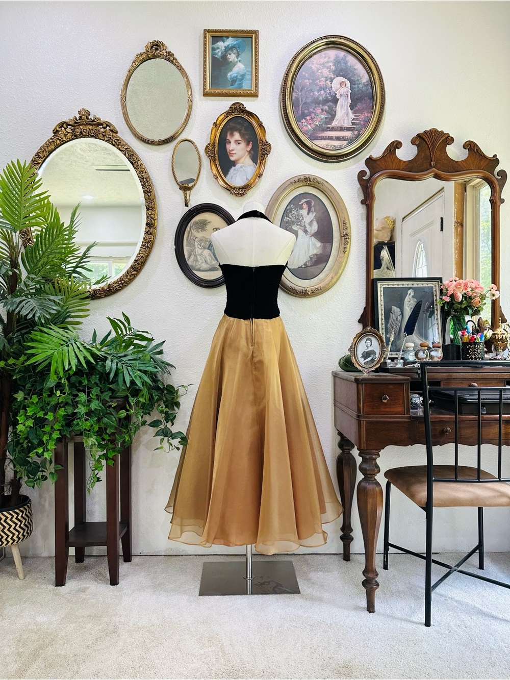 Vintage Dollar Velvet Gold Evening Gown - Picture 12 of 13